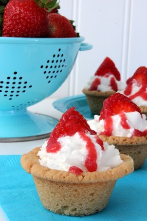 Strawberry cookie cups